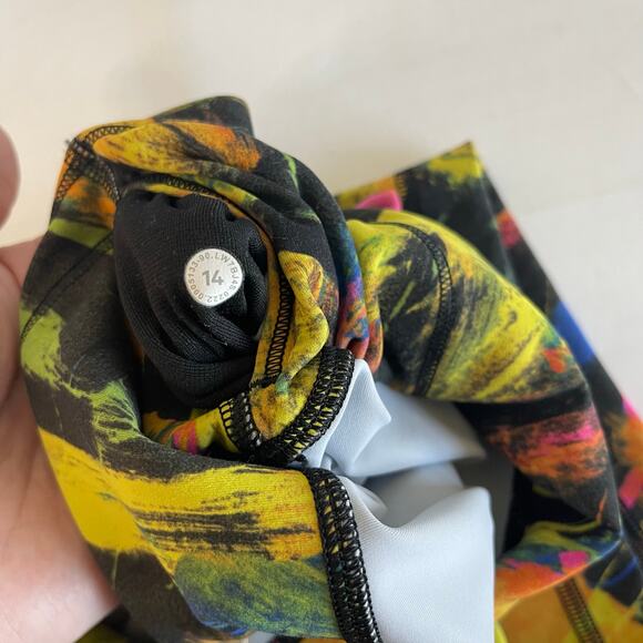 Lululemon Wunder Train High-Rise 6" shorts in Undertone Black Multi - Size 14 - Picture 6 of 6